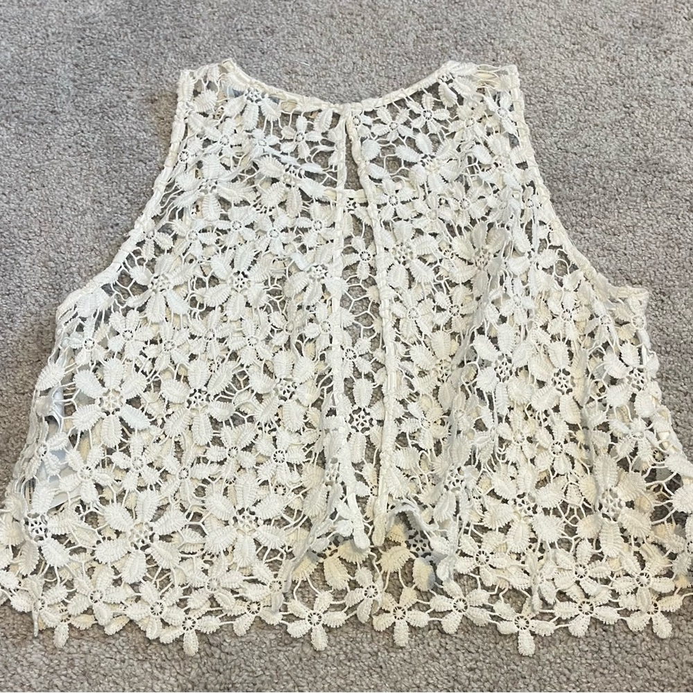 Hollister White Floral Lace Set - Picture 4 of 12
